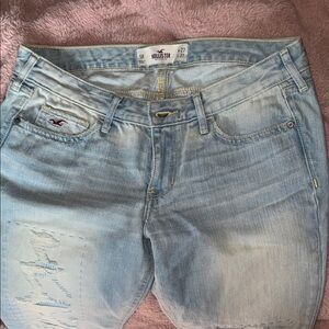 Hollister Women's Light Blue Distressed Jeans